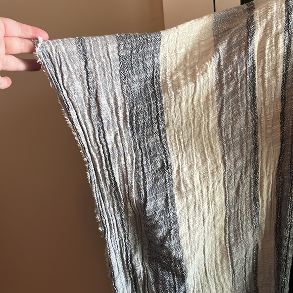 Universal Thread kimono/cover - Picture 2 of 5